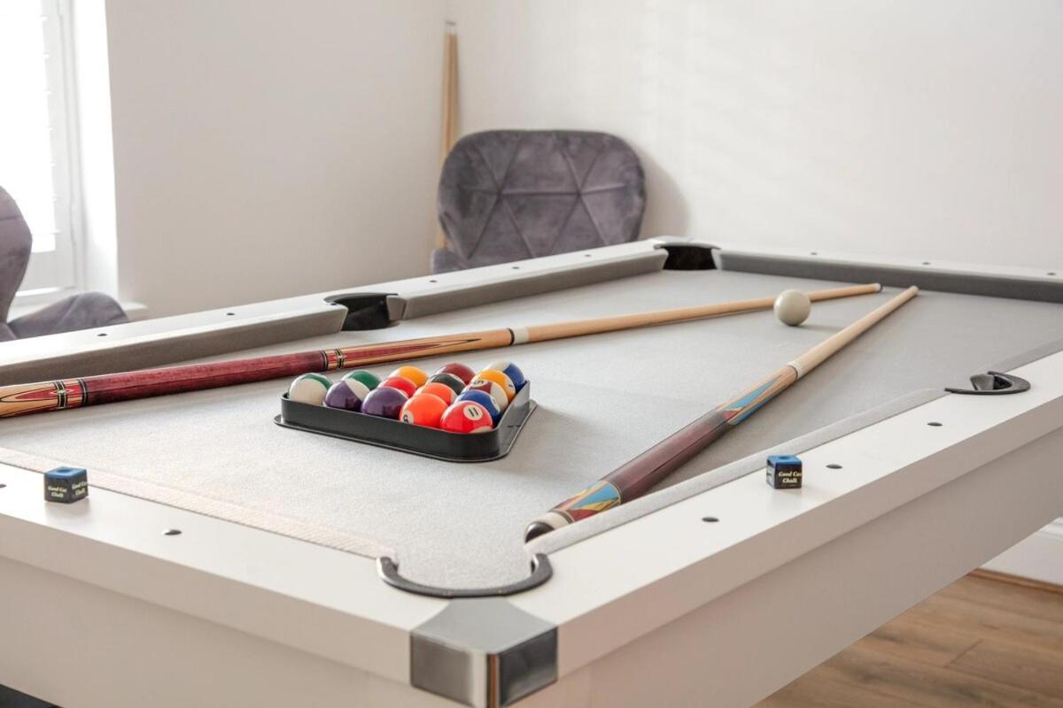 Spacious 3 Bedroom Home With Ps5 And Pool Table Near O2 Arena Canary Wharf And Elizabeth Line To Central London Eksteriør bilde
