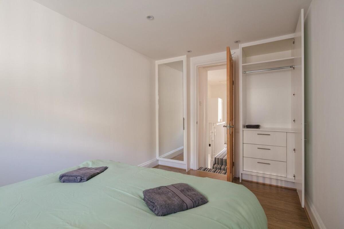 Spacious 3 Bedroom Home With Ps5 And Pool Table Near O2 Arena Canary Wharf And Elizabeth Line To Central London Eksteriør bilde