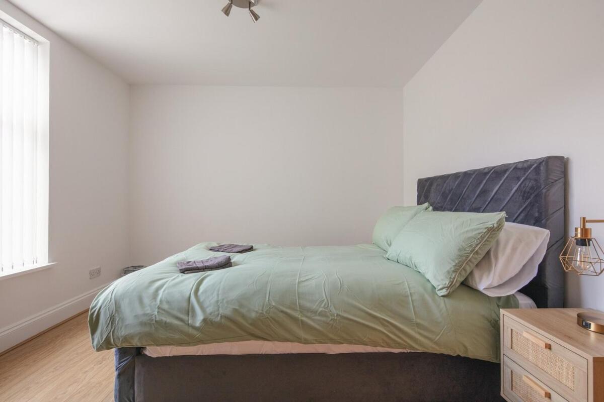 Spacious 3 Bedroom Home With Ps5 And Pool Table Near O2 Arena Canary Wharf And Elizabeth Line To Central London Eksteriør bilde