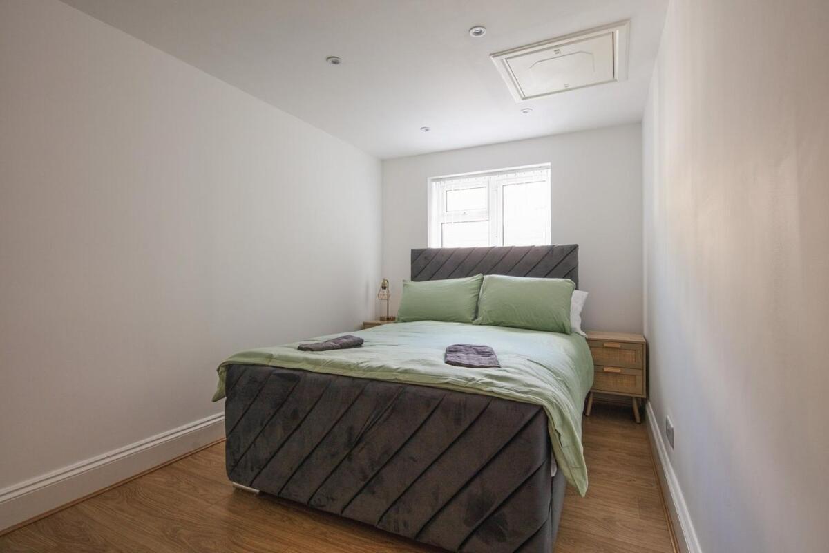 Spacious 3 Bedroom Home With Ps5 And Pool Table Near O2 Arena Canary Wharf And Elizabeth Line To Central London Eksteriør bilde