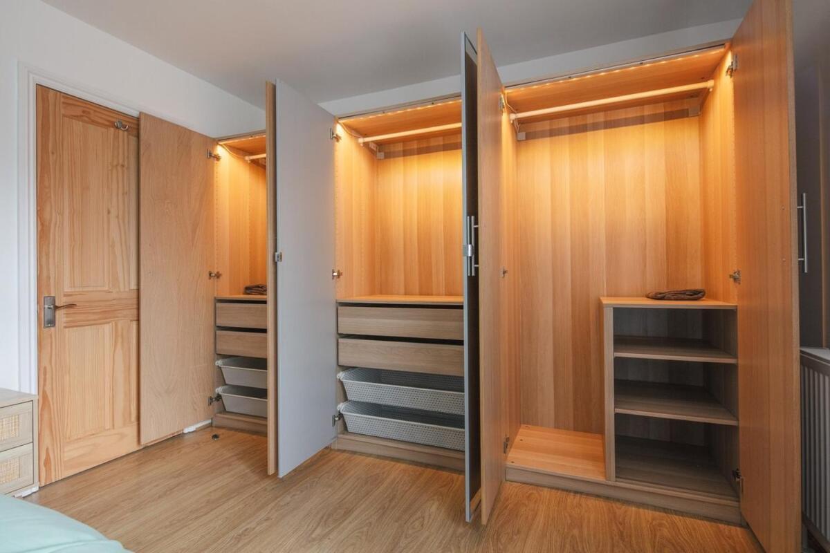 Spacious 3 Bedroom Home With Ps5 And Pool Table Near O2 Arena Canary Wharf And Elizabeth Line To Central London Eksteriør bilde