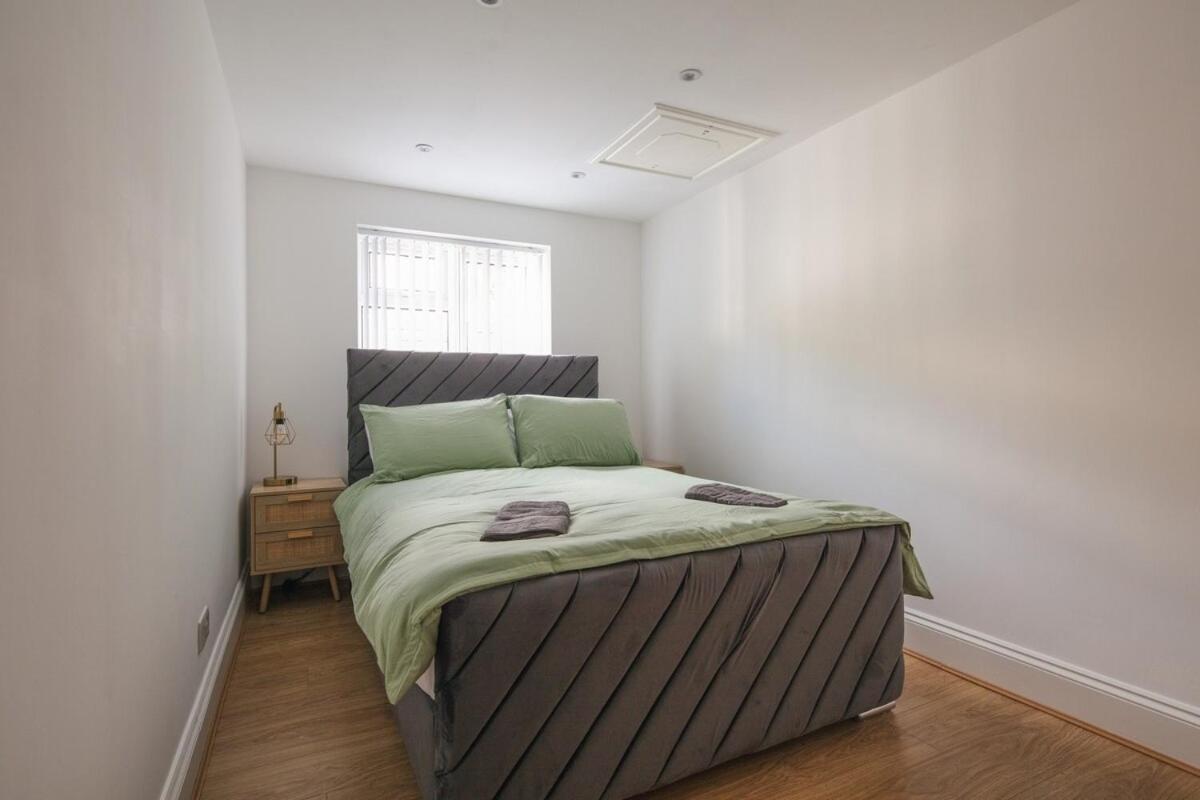 Spacious 3 Bedroom Home With Ps5 And Pool Table Near O2 Arena Canary Wharf And Elizabeth Line To Central London Eksteriør bilde